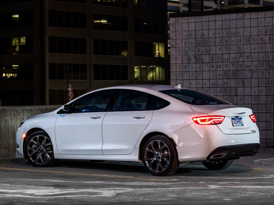  Chrysler 200 S 2014 года  (фото 38 из 69)